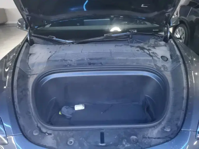 Tesla Model Y — Фото автомобиля 19
