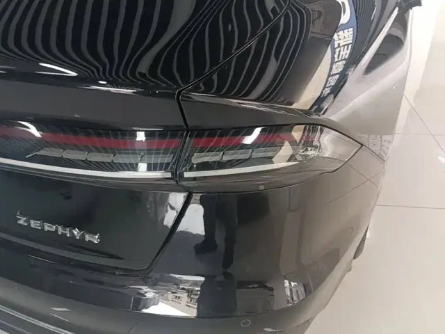 Lincoln Z — Фото автомобиля 7