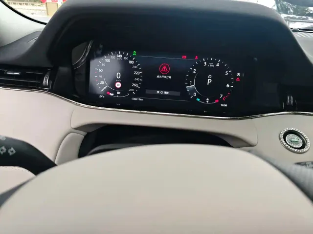 Land Rover Range Rover Evoque — Фото автомобиля 7