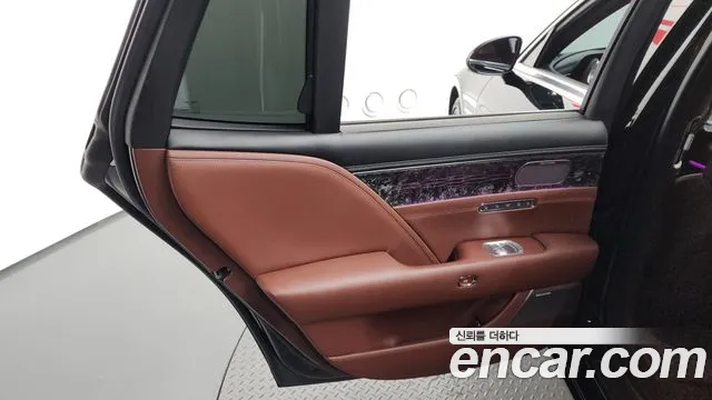 Genesis G90 Бензин 3.5 турбо AWD — Фото автомобиля 22