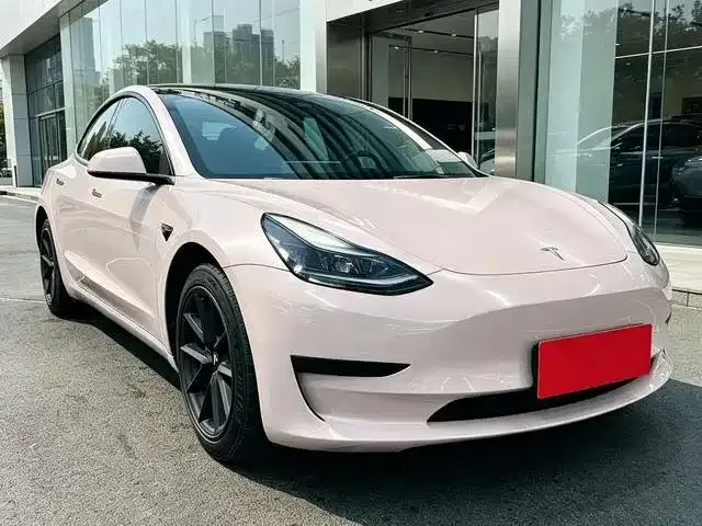 Tesla Model 3 — Фото автомобиля 3