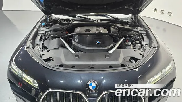 BMW 7-Series 7 серия (G70) 740i sDrive M Sport — Фото автомобиля 6