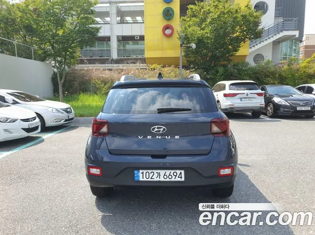 Hyundai Venue — Фото автомобиля 6