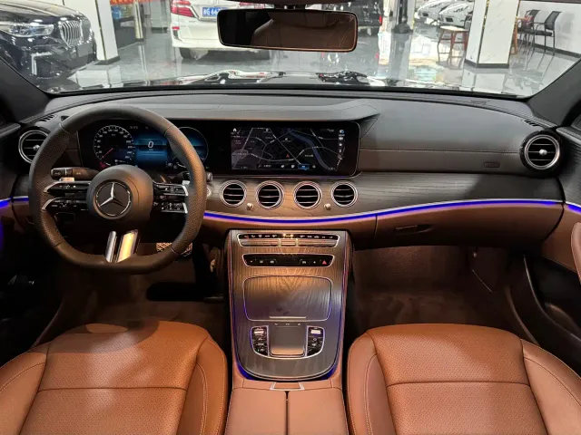 Mercedes-Benz E-Class — Фото автомобиля 6