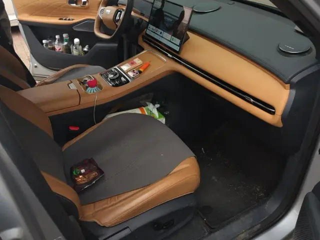 Geely Galaxy Starship 7 EM-i — Фото автомобиля 8