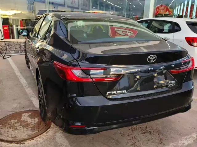 Toyota Camry — Фото автомобиля 2
