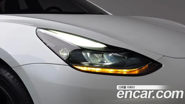 Tesla Model 3 — Фото автомобиля 7