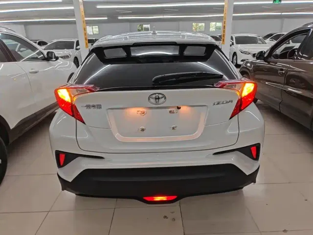 Toyota IZOA — Фото автомобиля 5