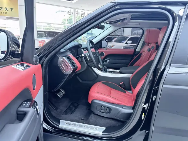 Land Rover Range Rover Sport — Фото автомобиля 18