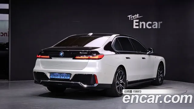 BMW i7 xDrive 60 M Sport — Фото автомобиля 2