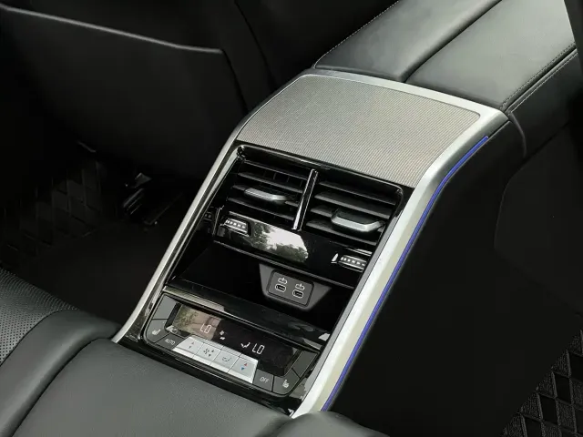 BMW 8 Series — Фото автомобиля 20