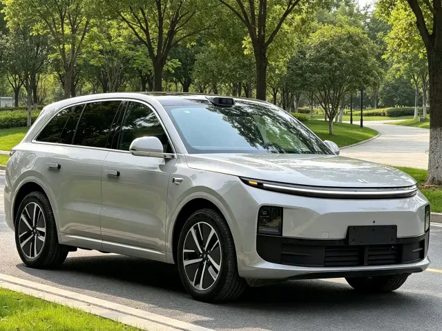 Li Auto L6 — Фото автомобиля 3