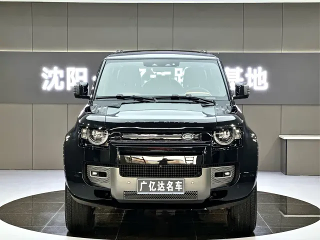Land Rover Defender — Фото автомобиля 2