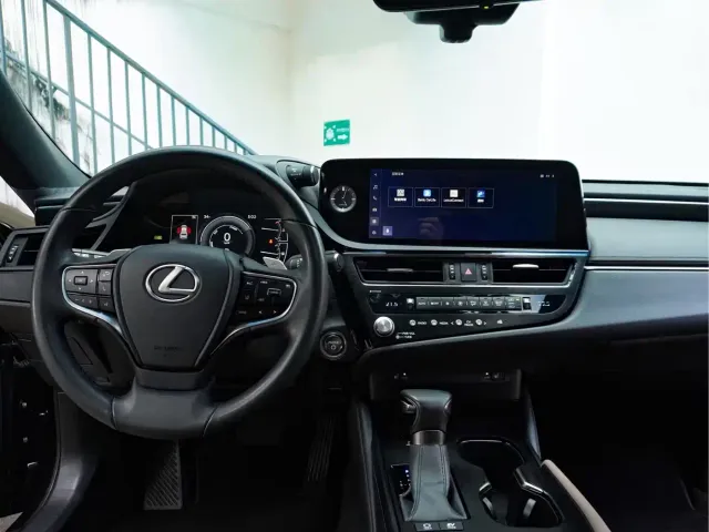 Lexus ES — Фото автомобиля 16