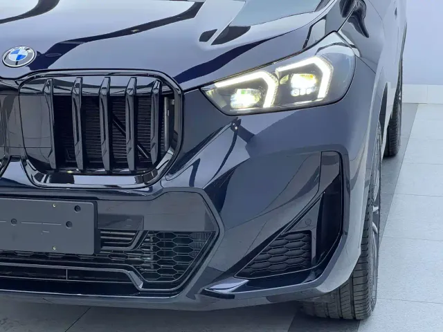 BMW X1 — Фото автомобиля 3