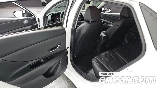 Hyundai AVANTE Avante (CN7) — Фото автомобиля 11