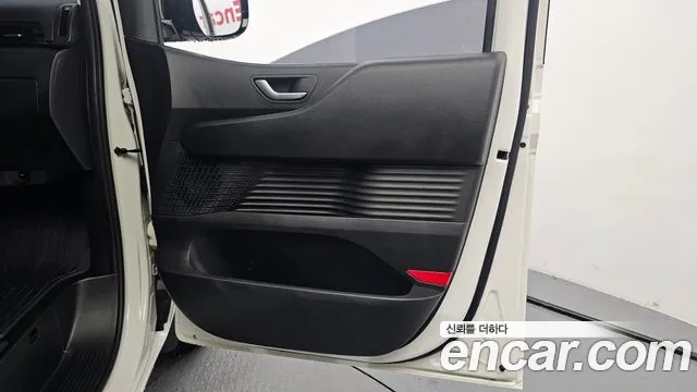 Hyundai Staria Staria L3.5 Инвалидная коляска Подъёмник/Slope — Фото автомобиля 23