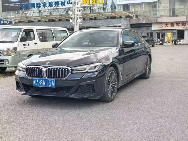 Фотография автомобиля — BMW 5 Series