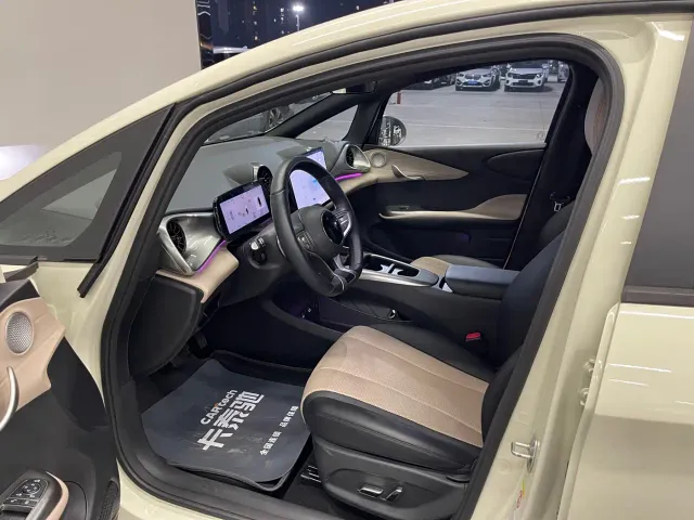 BYD Dolphin — Фото автомобиля 11