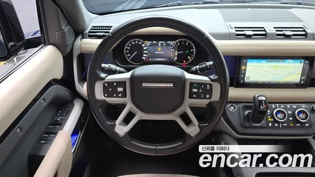 Land Rover Defender — Фото автомобиля 13