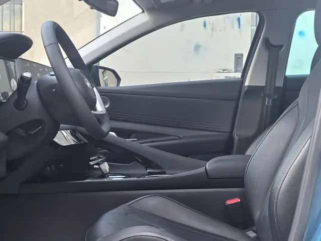 Hyundai Elantra — Фото автомобиля 9