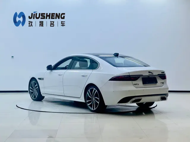 Jaguar XFL — Фото автомобиля 7