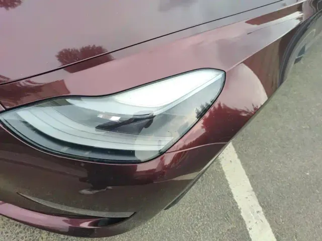 Tesla Model 3 — Фото автомобиля 5