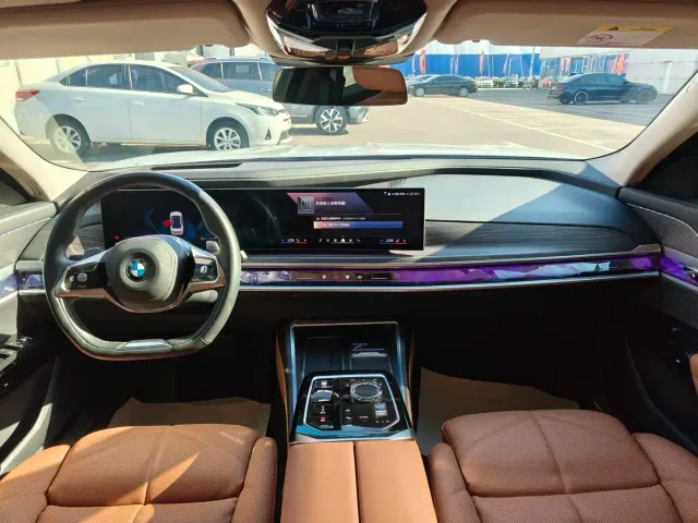 BMW 7 Series — Фото автомобиля 10