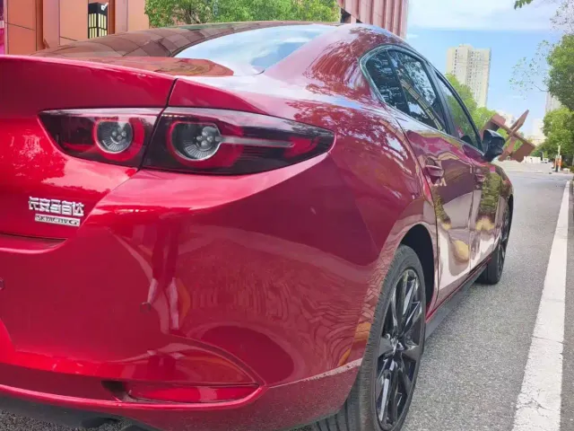 Mazda Axela — Фото автомобиля 8