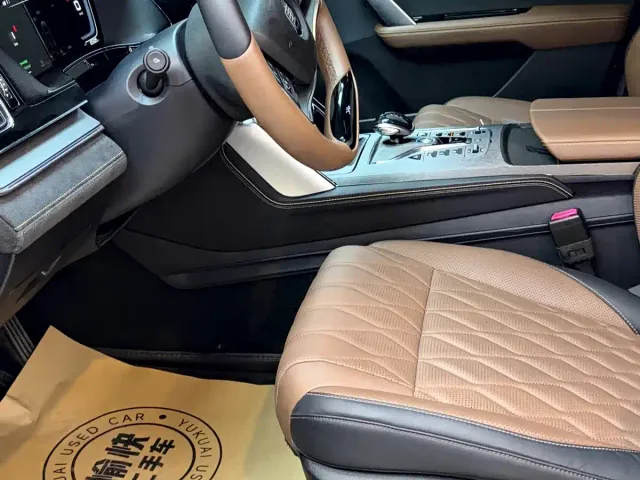 BYD Tang — Фото автомобиля 9