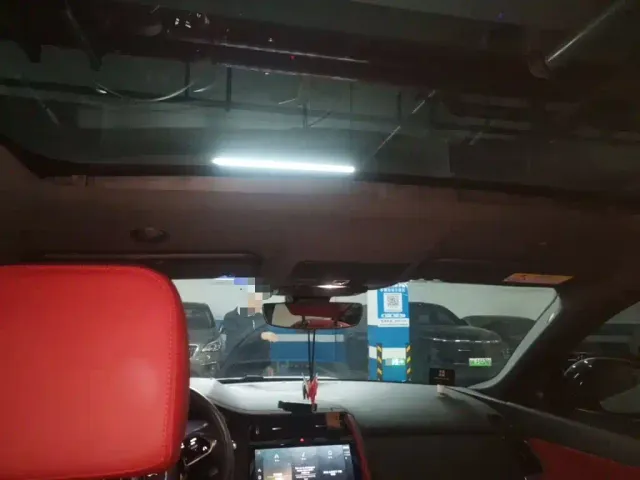 Jaguar E-PACE — Фото автомобиля 14