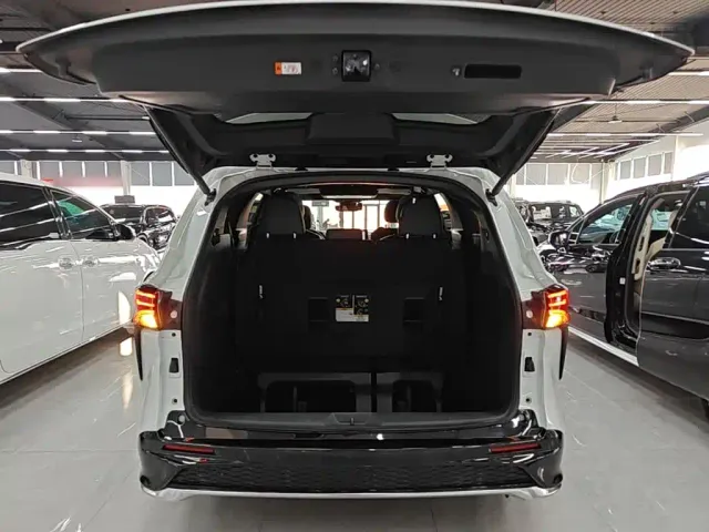 Toyota Granvia — Фото автомобиля 18