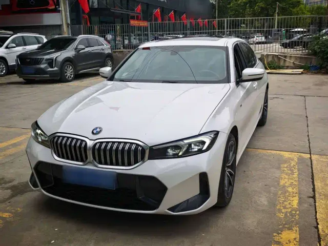 Фотография автомобиля — BMW 3 Series