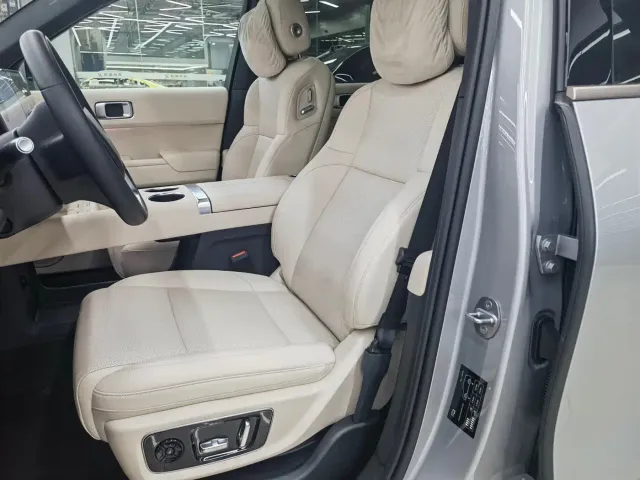 Li Auto L9 — Фото автомобиля 11