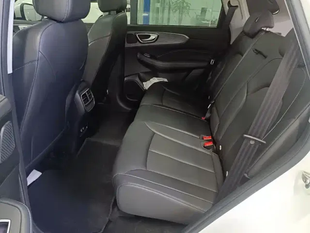 Roewe RX5 — Фото автомобиля 16