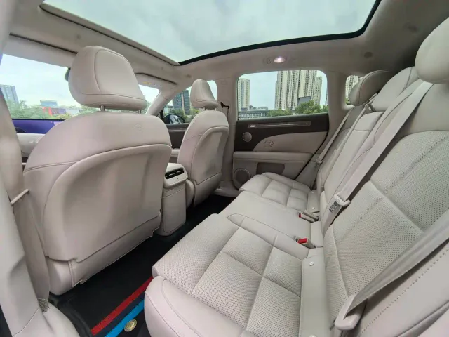 IM Motors LS6 — Фото автомобиля 6