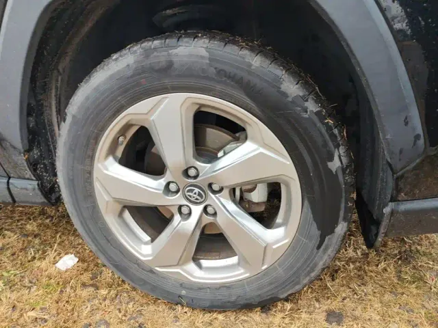 Toyota RAV4 — Фото автомобиля 24