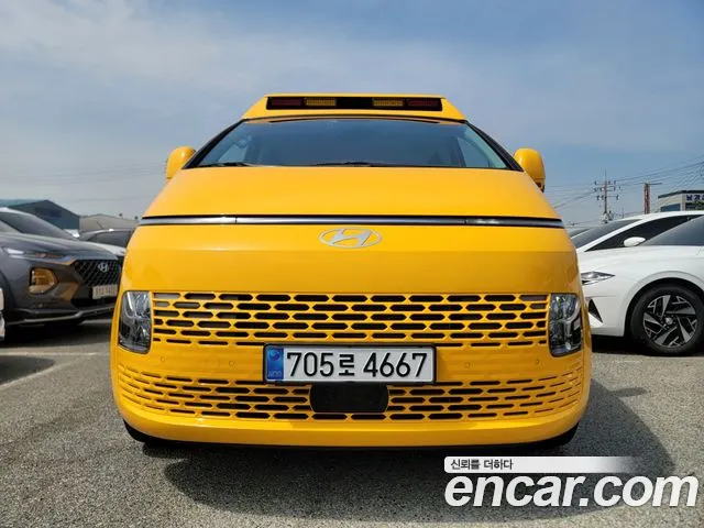 Фотография автомобиля — Hyundai Staria