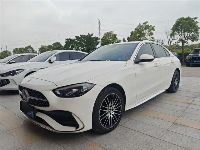 Фотография автомобиля — Mercedes-Benz C-Class