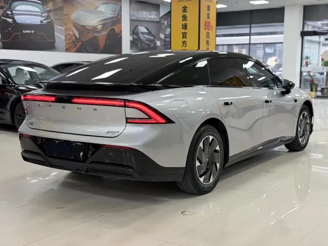 Xpeng P7+ — Фото автомобиля 4