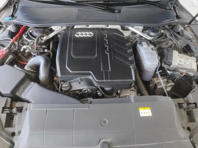 Audi A7L — Фото автомобиля 10