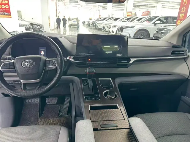Toyota Granvia — Фото автомобиля 6