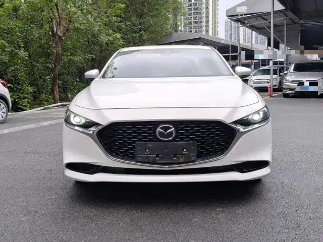 Mazda Axela — Фото автомобиля 2