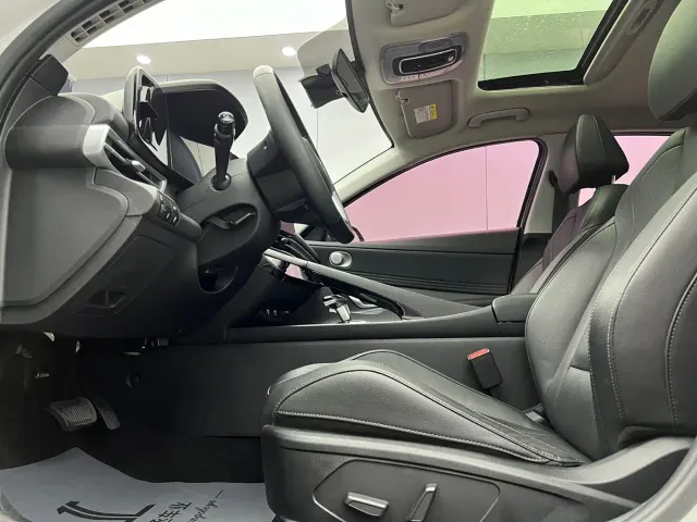 Hyundai Elantra — Фото автомобиля 7