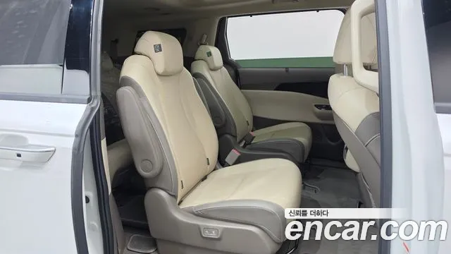 Kia Carnival 4th Gen — Фото автомобиля 12