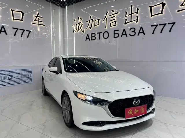Mazda Axela — Фото автомобиля 3