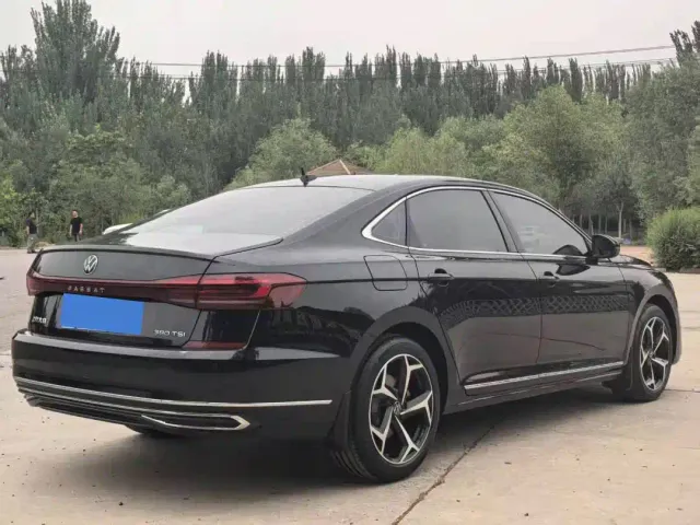 Volkswagen Passat — Фото автомобиля 4