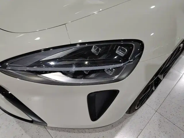 Xiaomi SU7 — Фото автомобиля 23