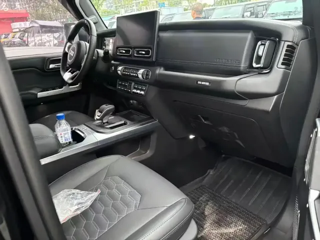 212 212 T01 2025 2.0T Diesel Version — Фото автомобиля 14