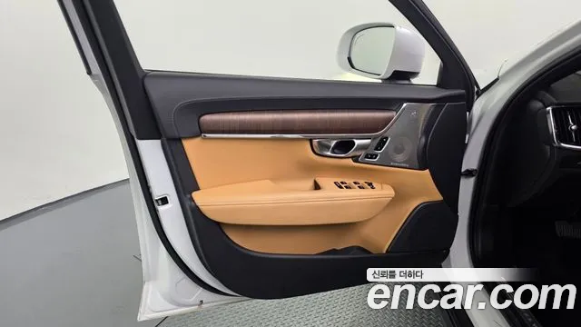 Volvo V90 — Фото автомобиля 13